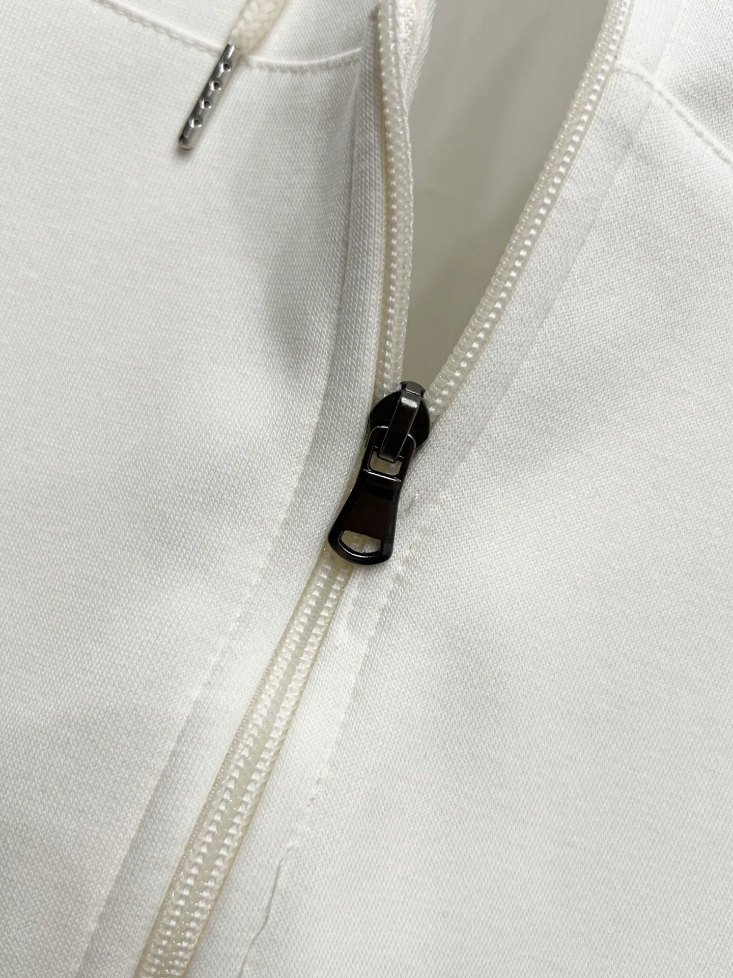 🅿️250 Style number: T65 pure cotton zipper sweatshirt, milky white, black, navy blue, gray, four colors Size: M-90-110kg L-110-130kg XL-130-150kg 2XL-150-170kg Color: milky white